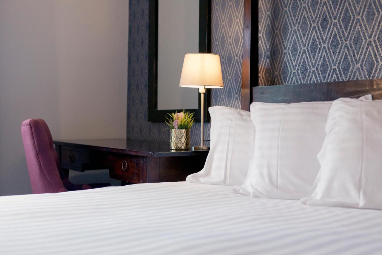 Asperion Hillside Hotel Γκίλντφορντ Εξωτερικό φωτογραφία