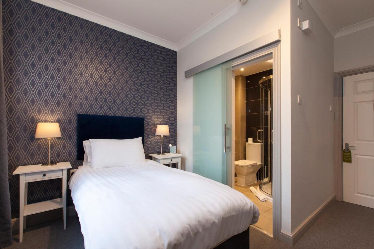 Asperion Hillside Hotel Γκίλντφορντ Εξωτερικό φωτογραφία
